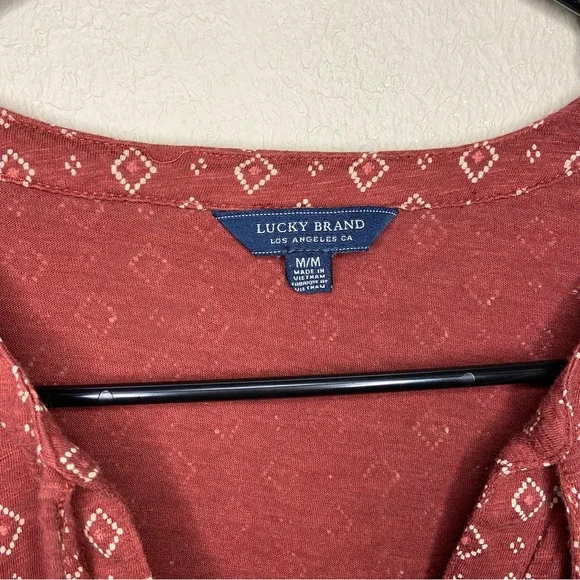 Women’s Lucky Brand Size Medium Blouse - Picture 3 of 4